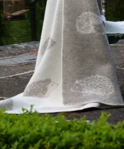 Hedgehog Wool Blanket B160027 Jj Textile Lifestyle 1