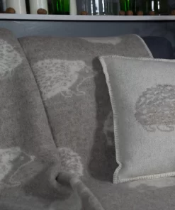Hedgehog Wool Blanket B160027 Jj Textile Lifestyle 2