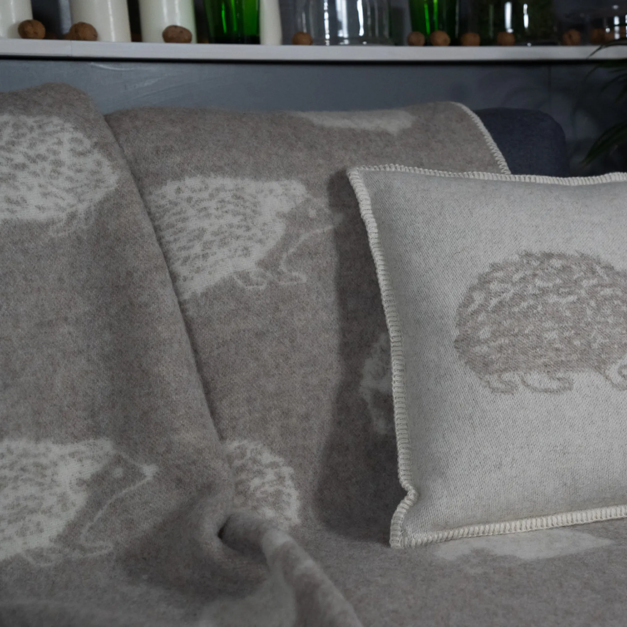 Hedgehog Wool Blanket B160027 Jj Textile Lifestyle 2 Hedgehog Wool Blanket B160027 Jj Textile Lifestyle 2