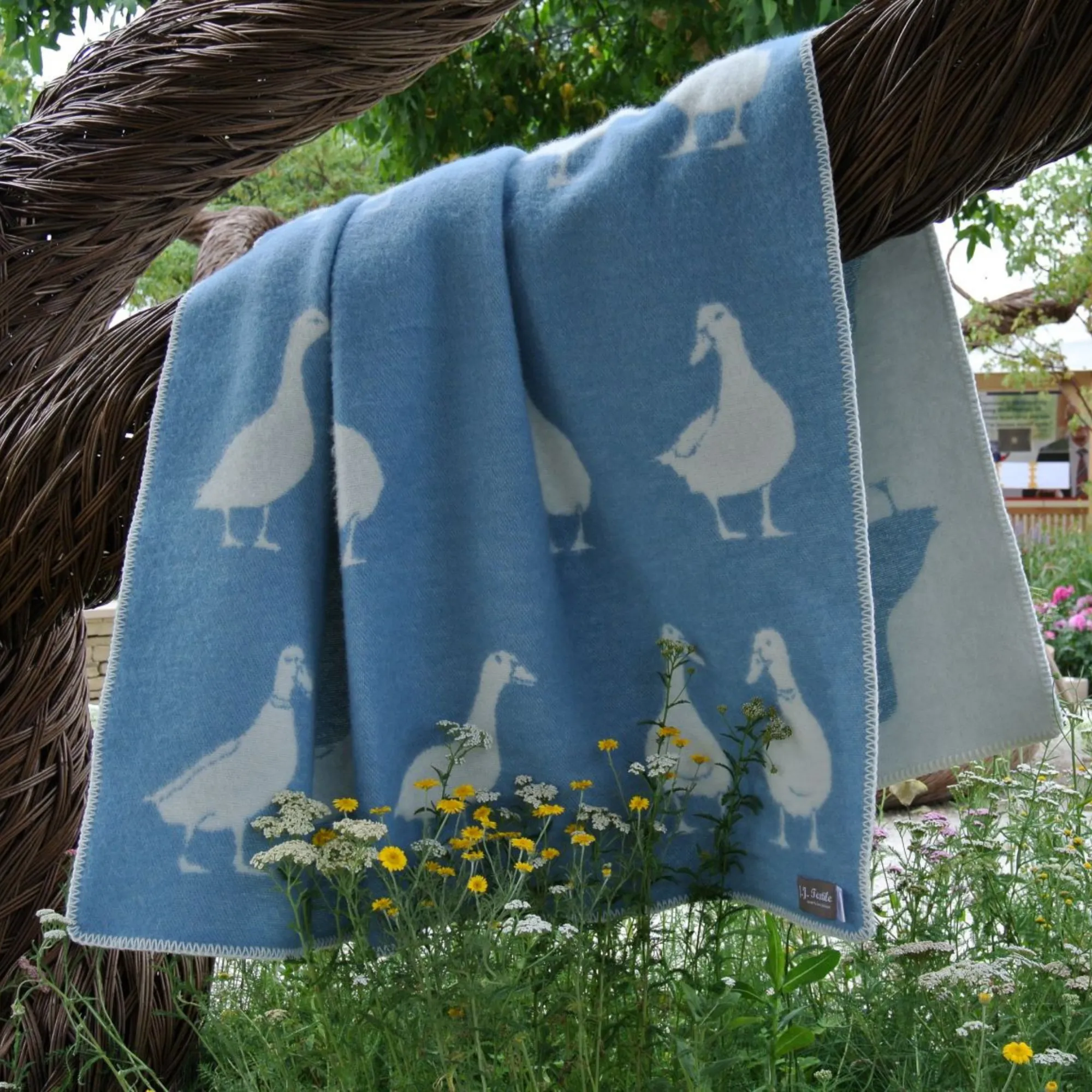 Blue Duck Wool Blanket B170032 Jj Textile Lifestyle 1 Blue Duck Wool Blanket B170032 Jj Textile Lifestyle 1