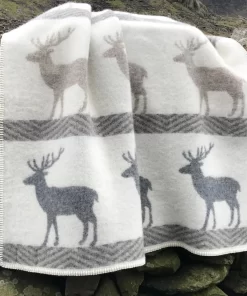 Deer Wool Blanket B170031 Jj Textile Lifestyle 2