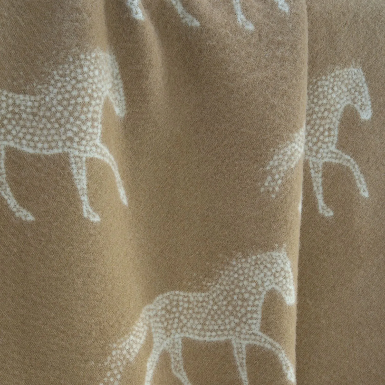 Dot Horse Wool Blanket B170033 Jj Textile Detail Dot Horse Wool Blanket B170033 Jj Textile Detail