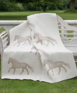 Dot Horse Wool Blanket B170033 Jj Textile Lifestyle 2