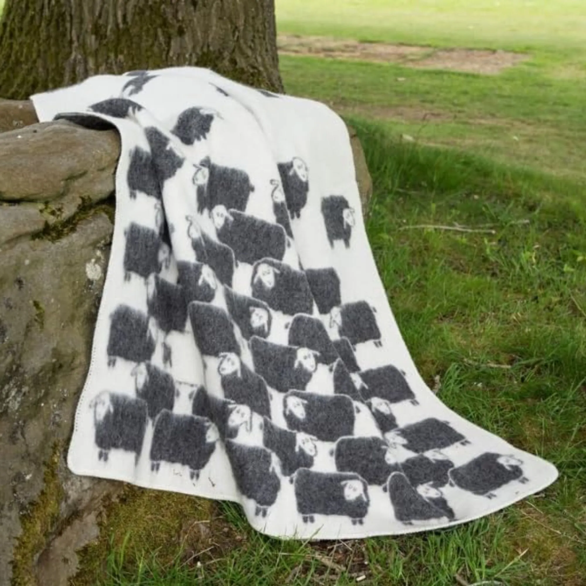 Herd Wool Blanket B230053 Jj Textile Lifestyle 2 Herd Wool Blanket B230053 Jj Textile Lifestyle 2