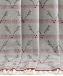 Festive Reindeer Wool Throw Thl240017 Jj Textile Detail