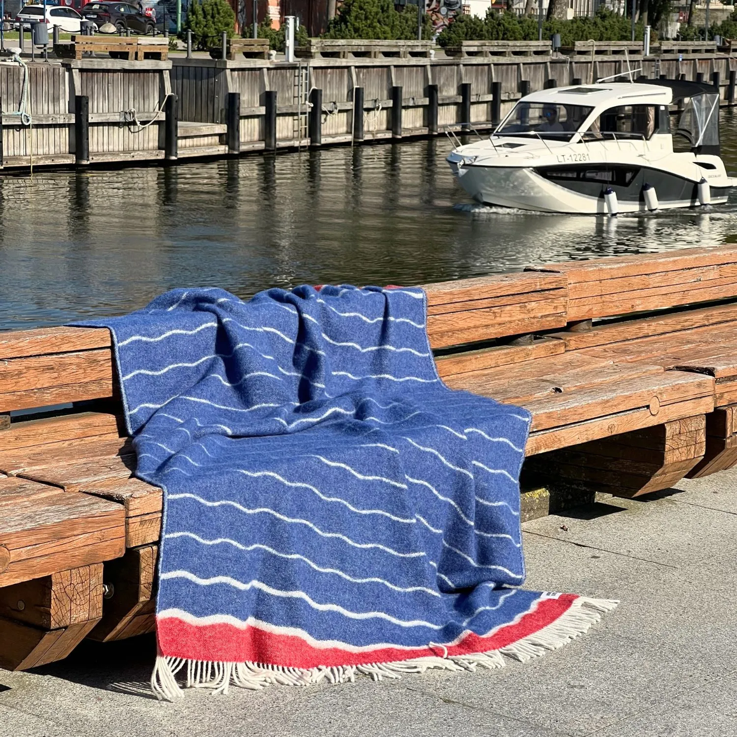 Waves Wool Throw Thl240014 Jj Textile Detail Waves Wool Throw Thl240014 Jj Textile Detail