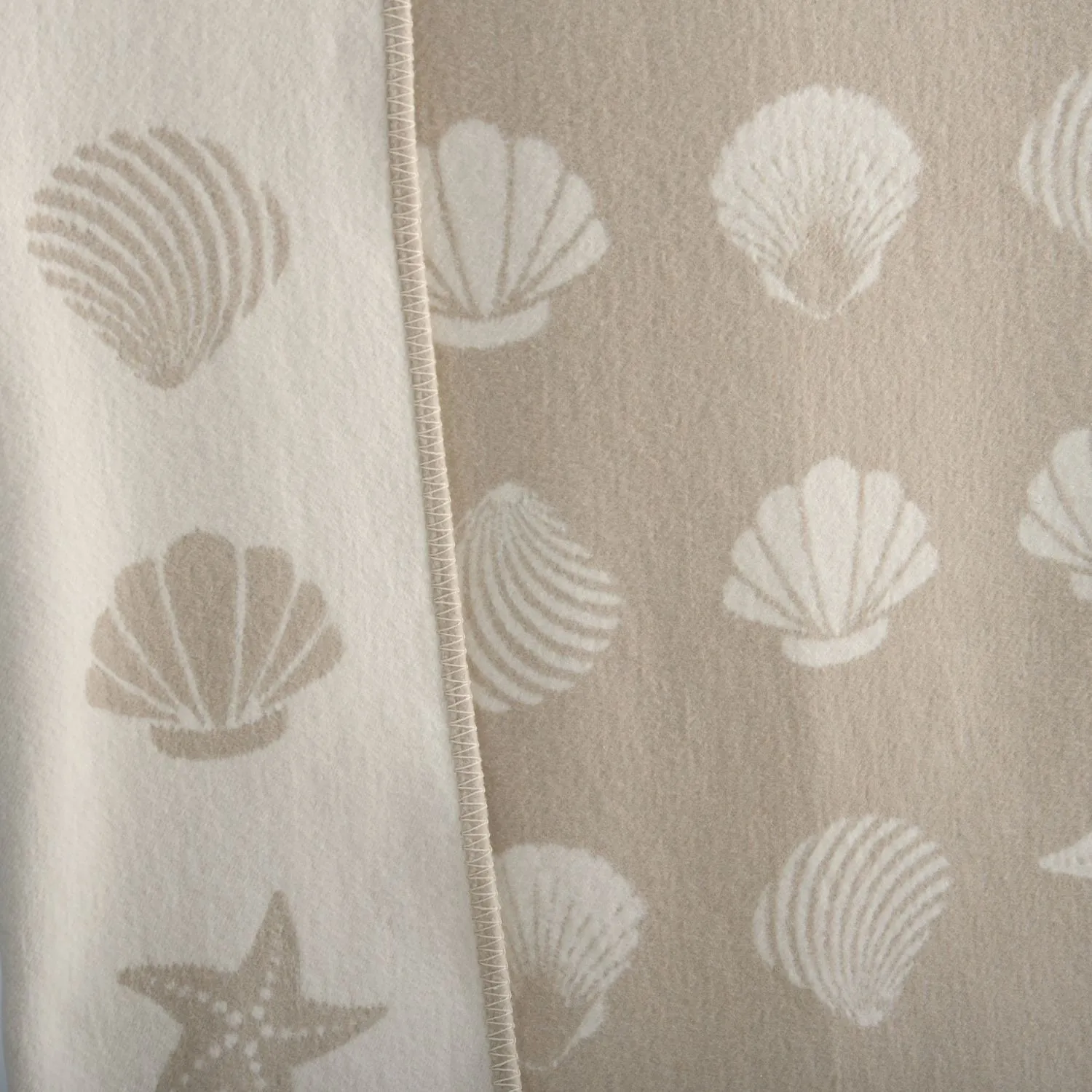 Seashells Recycled Cotton Blanket Ctb230005 Jj Textile Detail Seashells Recycled Cotton Blanket Ctb230005 Jj Textile Detail